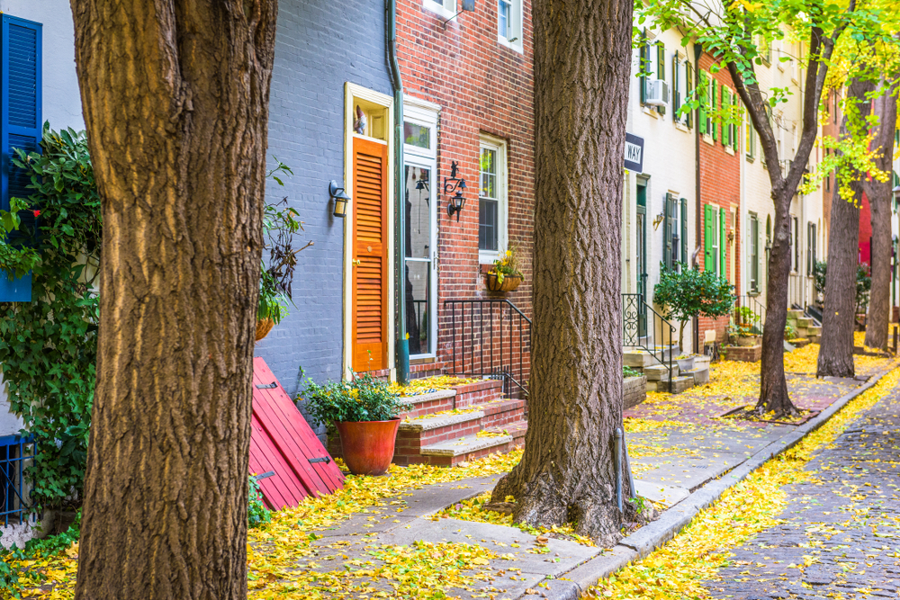 Autumn,Alleyway,In,Philadelphia,,Pennsylvania,,Usa.